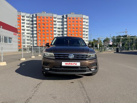 2017 Volkswagen Tiguan II, коричневый, 2650000 рублей, вид 5