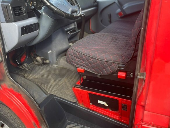 1999 Mercedes-Benz Sprinter, красный