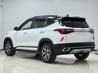 2022 Kia KX3, белый, 1240000 рублей, вид 4