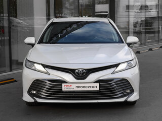 2019 Toyota Camry VIII (XV70), белый, 2649000 рублей, вид 3