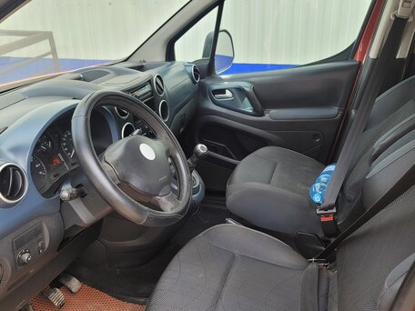 2009 Peugeot Partner II, красный, 480000 рублей, вид 5