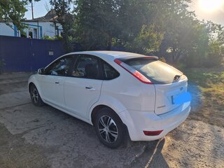 2010 Ford Focus II Рестайлинг, белый, 540000 рублей, вид 3