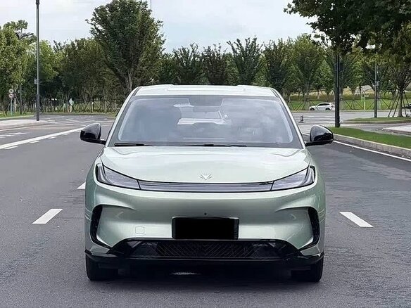 2026 Arcfox T1 42.3 kWh, зелёный, 1483000 рублей - вид 1