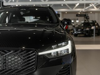 2026 Volvo XC60 II Рестайлинг 2, чёрный, 9000000 рублей, вид 3