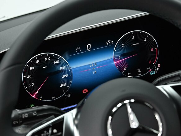 2026 Mercedes-Benz V-Класс Extra Long 300 d экстра длинный III (W447) Рестайлинг 2, чёрный, 12600000 рублей - вид 18