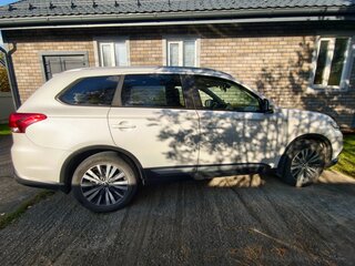 2019 Mitsubishi Outlander III Рестайлинг 3, белый, 1950000 рублей, вид 2