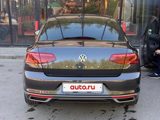2020 Volkswagen Passat B8 Рестайлинг, серый, 3199999 рублей, вид 3