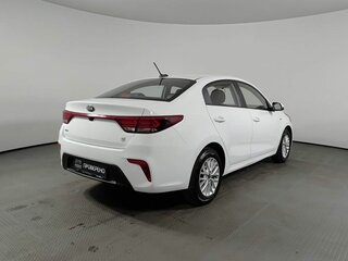 2019 Kia Rio IV, белый, 1450800 рублей, вид 5