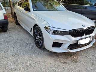 2017 BMW 5 серии 520i VII (G30/G31/G38), белый, 3200000 рублей, вид 2