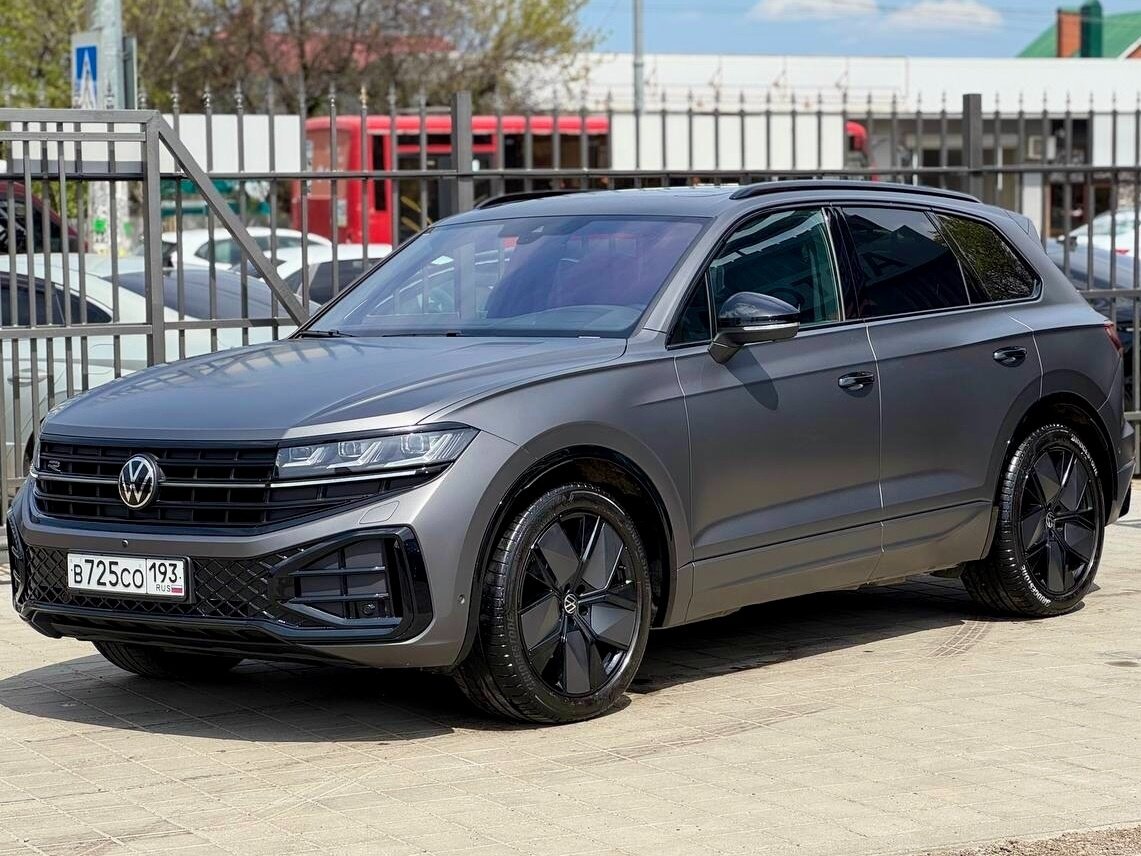 Открыть фотографии: Volkswagen Touareg III Рестайлинг