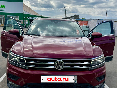 2018 Volkswagen Tiguan II, пурпурный, 2590000 рублей, вид 2