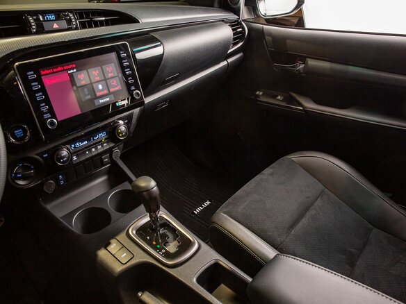 2025 Toyota Hilux VIII Рестайлинг 2, белый - вид 15