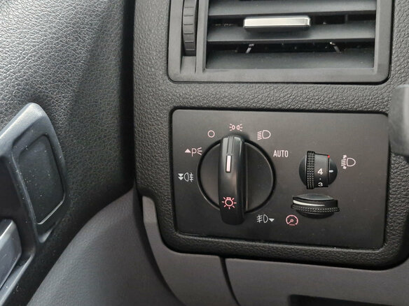 2008 Ford C-MAX I Рестайлинг, серебристый, 297000 рублей - вид 13