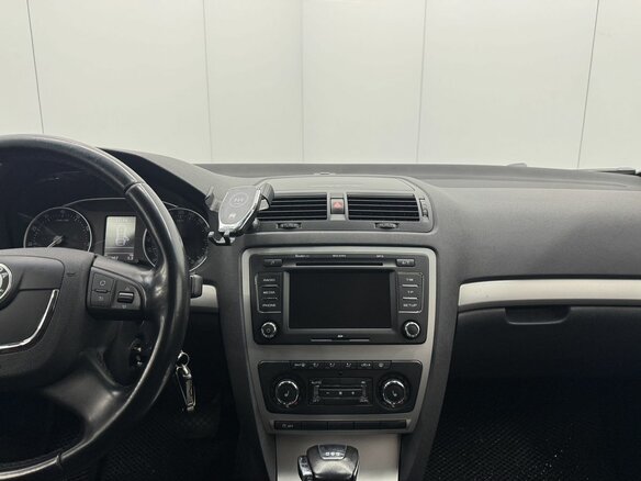 2012 Skoda Octavia II (A5) Рестайлинг, бежевый, 880000 рублей - вид 18