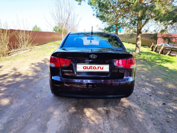 2010 Kia Cerato 6-speed II, пурпурный, 700000 рублей - вид 5
