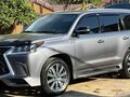 2016 Lexus LX 570 III Рестайлинг 2, серый, 7500000 рублей - вид 1