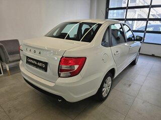 2026 Lada (ВАЗ) Granta I Рестайлинг, белый, 1101000 рублей, вид 4