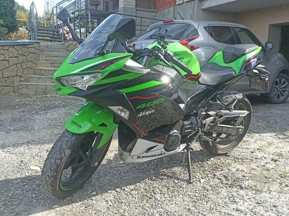 2021 Kawasaki Ninja 400, зелёный, 590000 рублей - вид 1