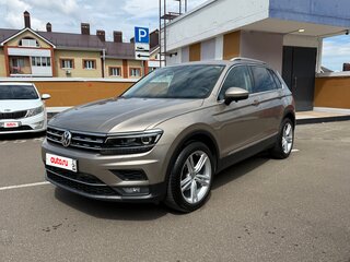 2017 Volkswagen Tiguan II, бежевый, 2290000 рублей, вид 1
