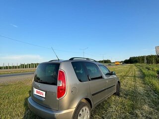 2011 Skoda Roomster I Рестайлинг, серый, 650000 рублей, вид 3