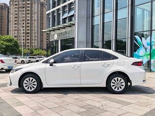 2022 Toyota Corolla XII (E210), белый, 1303000 рублей, вид 2