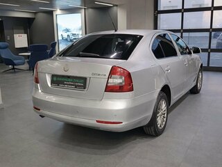 2009 Skoda Octavia II (A5) Рестайлинг, серебристый, 575000 рублей, вид 4