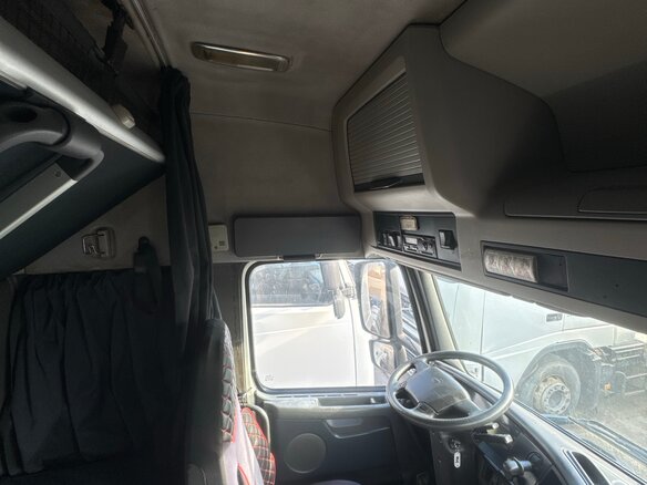 2011 Volvo FH, белый, 3000000 рублей - вид 15