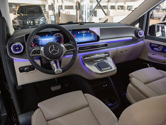 2026 Mercedes-Benz V-Класс 300 d экстра длинный III (W447) Рестайлинг 2, чёрный - вид 12