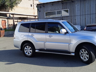 2011 Mitsubishi Pajero IV Рестайлинг 1, серебристый, 2830000 рублей, вид 4