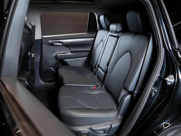 2026 Toyota Highlander IV (XU70), чёрный, 5750000 рублей - вид 17