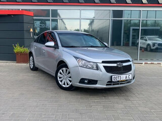 2011 Chevrolet Cruze I, серебристый, 669900 рублей, вид 1