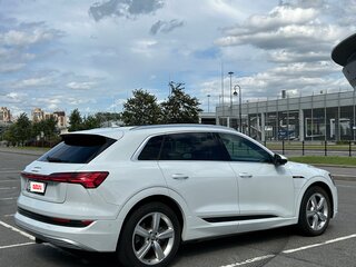 2019 Audi e-tron 55 I, белый, 4000000 рублей, вид 5