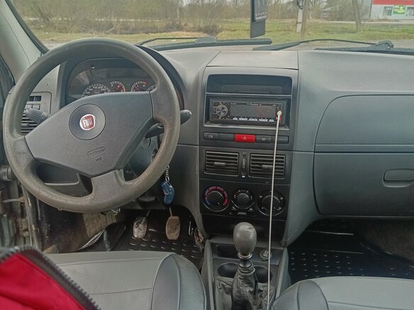 2011 Fiat Albea I Рестайлинг, серый, 260000 рублей - вид 9