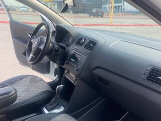 2015 Volkswagen Polo V, белый, 925000 рублей, вид 4