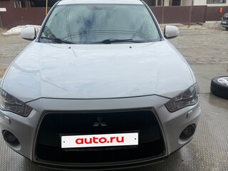 2012 Mitsubishi Outlander II Рестайлинг, белый, 1600000 рублей, вид 1