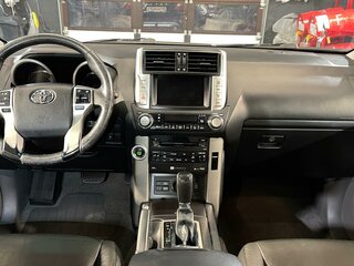 2012 Toyota Land Cruiser Prado 150 Series, серый, 3100000 рублей, вид 3