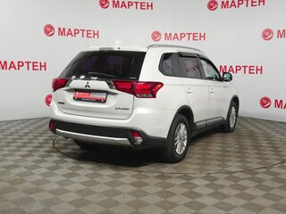 2017 Mitsubishi Outlander III Рестайлинг 2, белый, 2050000 рублей, вид 5