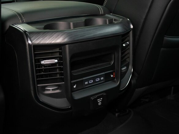 2026 Ram 1500 Crew Cab V Рестайлинг, серебристый, 10199000 рублей - вид 14