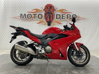 2019 Honda VFR 800, красный, 645000 рублей, вид 1