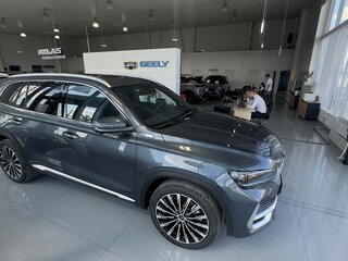 2026 Geely Monjaro I, серый, 4954990 рублей, вид 3