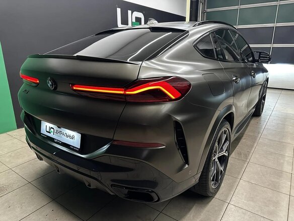 2020 BMW X6 40i III (G06), коричневый, 8190000 рублей - вид 6