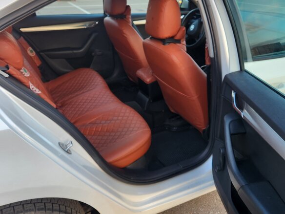 2017 Skoda Octavia III (A7) Рестайлинг, белый, 800000 рублей - вид 9