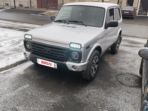 2017 Lada (ВАЗ) 2121 (4x4) Urban I Рестайлинг, серебристый, 510000 рублей