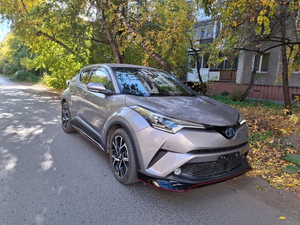 2017 Toyota C-HR I, серебристый