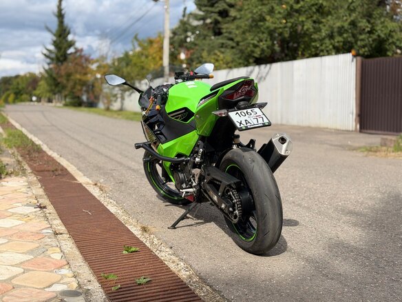 2020 Kawasaki Ninja 400, зелёный, 530000 рублей - вид 4