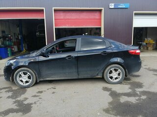 2012 Kia Rio III, чёрный, 650000 рублей, вид 3