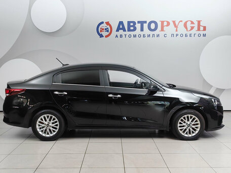 2021 Kia Rio IV Рестайлинг, чёрный, 1599000 рублей, вид 5