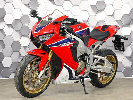 2017 Honda CBR 1000 RR/RA Fireblade, красный, 1277000 рублей, вид 2