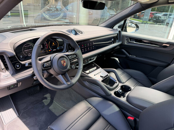 2026 Porsche Cayenne III Рестайлинг, чёрный, 18990000 рублей - вид 8