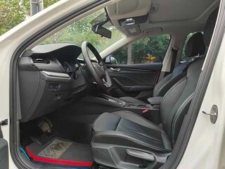 2022 Skoda Octavia IV (A8), белый, 1930000 рублей, вид 5